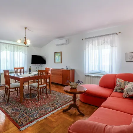 Anica Stinjan Apartman *