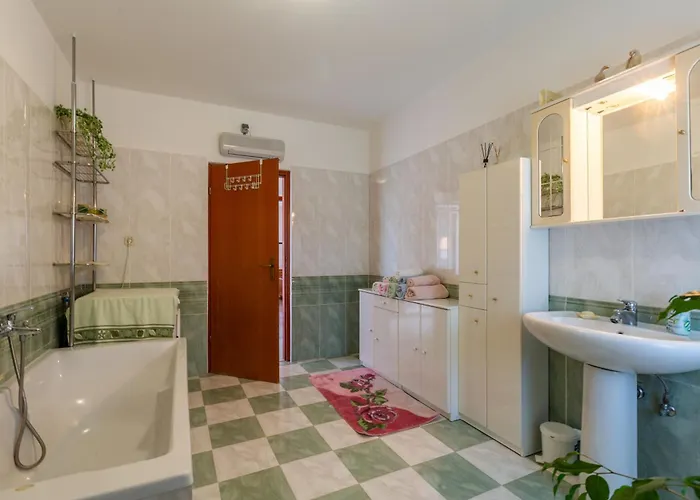 Anica Stinjan * Pula